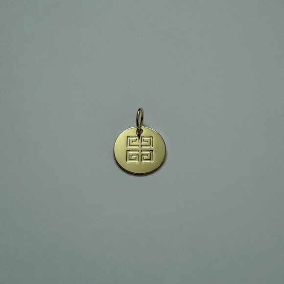 Givenchy Pendant - Picture 2 of 5